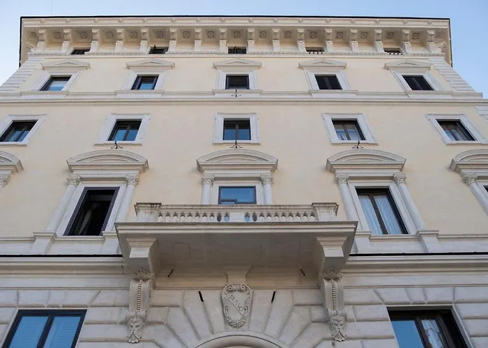 Caesarina Roma, Luxury Apartamento